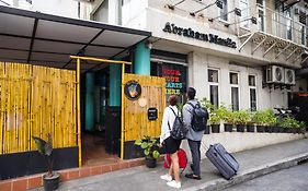 Abraham Manila - Located In Central Makati (Adults Only)